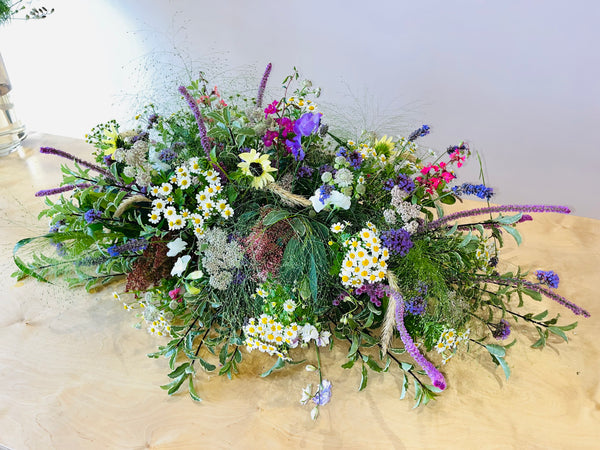 Sympathy tribute arrangement